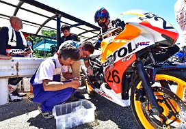 灼熱の「間瀬4時間耐久レース」